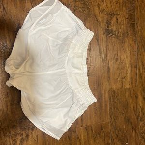 Lulu Hotty hot short size 6 2.5 inch